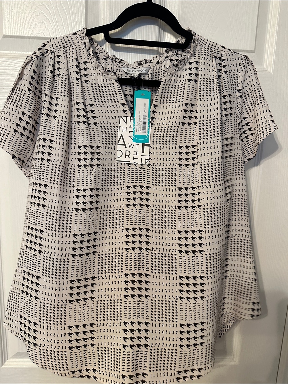 41 Hawthorn Beige and Black Short-Sleeve Printed Blouse (Stitch Fix)